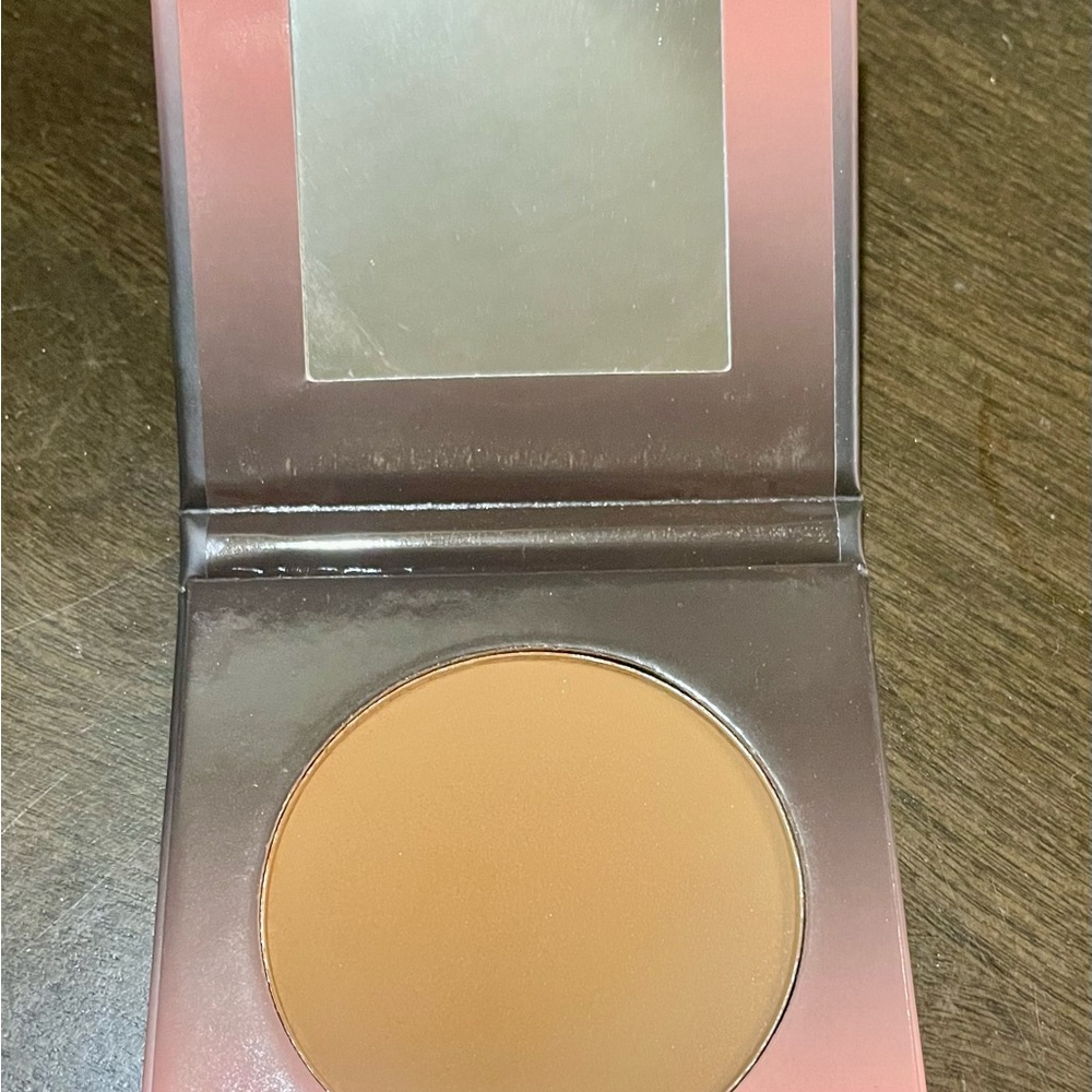 Bronzer - Picture 2 of 3